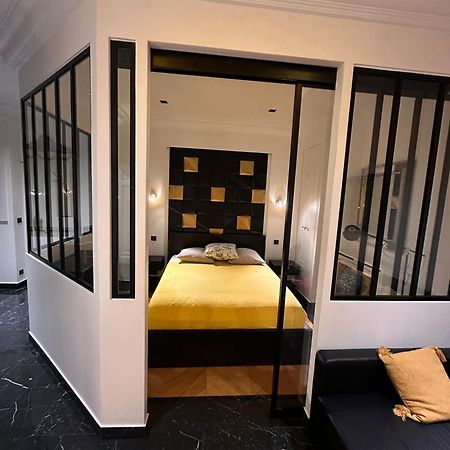 Appartement Cosy Sur Les Champs-Elysees Renoved Paris Bagian luar foto
